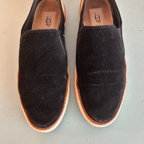 Ugg Women's Adley Perforated Slip-On Sneaker Size 8 Suede Black and Tan Preppy - Picture 4 of 11